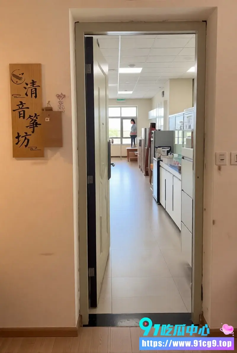 抖音240w粉汽车博主 懂车大伟 出轨女儿古筝老师 张茜 抛妻弃女两人酒店开房视频流出 (21).webp