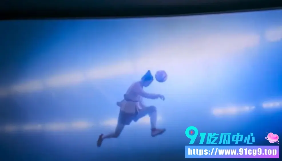 周星驰电影《功夫女足》片段流出!👀 25年后再续少林足球热血精神 这波荒诞喜剧你怎么看❓️ (1).webp